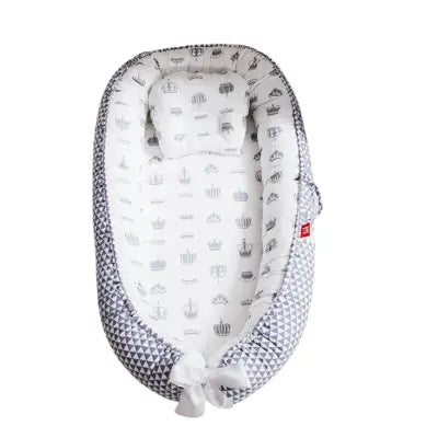 Réducteur de lit bébé motif Couronne Gris Blanc