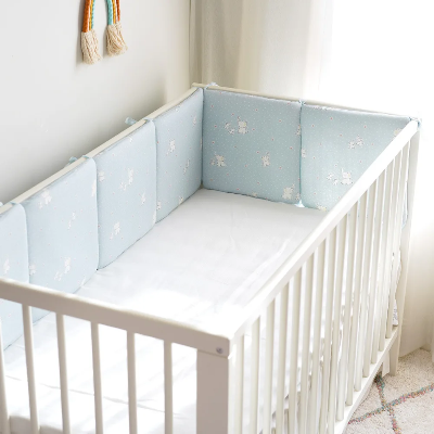 Tour de lit bébé protecteur amovible bleu