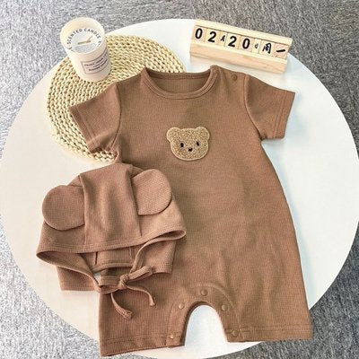pyjama bebe garcon en coton presente a plat