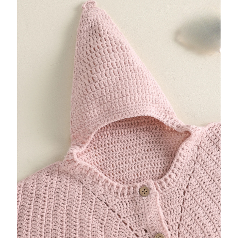 Combinaison bébé naissance rose, capuche pointue et boutonnage sur le devant