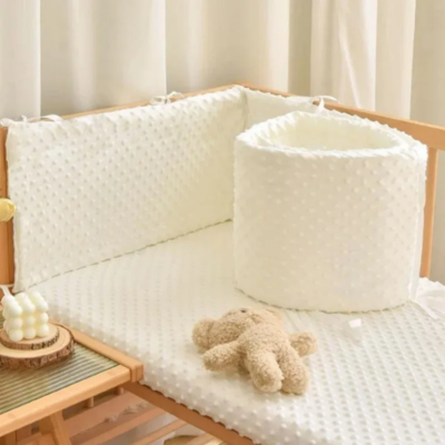 Tour de Lit Bébé Rembourré 120 ou 240 cm – Rose, Blanc Cassé & Bleu