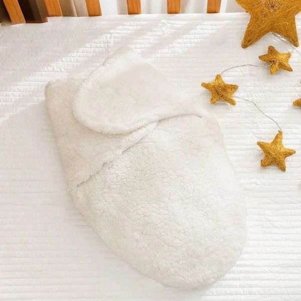 Nid d’Ange Bébé – Couverture Enveloppante en Polyester