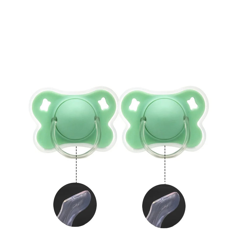 Lot_de_2_tetines_bebe_0_a_6_mois_en_silicone_vertes