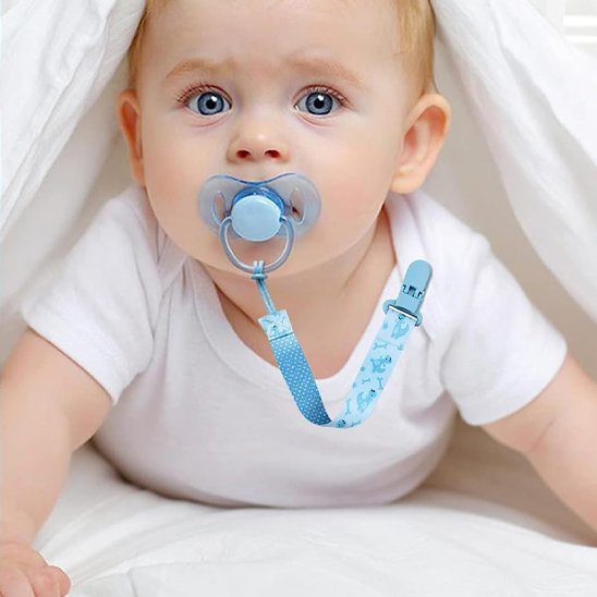 bébé porte attache tétine