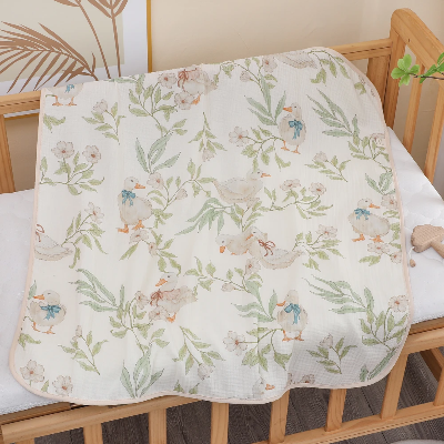 couverture bebe motif foret avec oiseaux