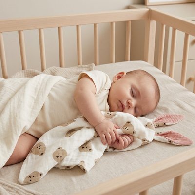 Doudou lapin en coton pour toucher doux