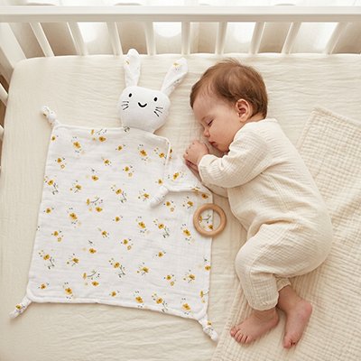 doudou lapin motifs imprimes