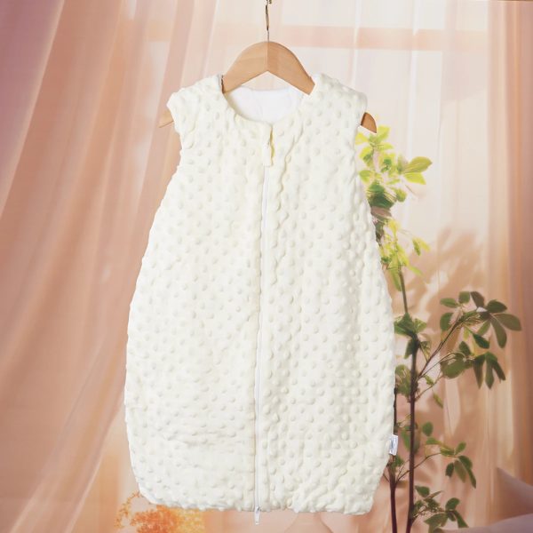 gigoteuse-bebe-sans-manches-blanche