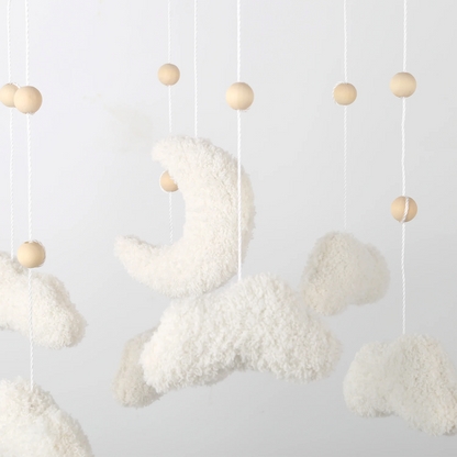 Mobile bébé nuage en feutre fait main – Neutre