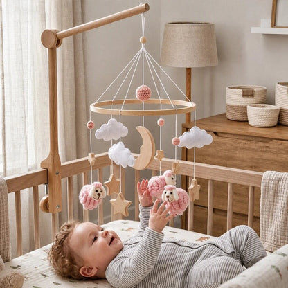 mobile bébé fait main en bois moutons, nuages, lune et étoiles