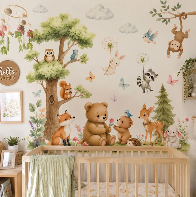 stickers muraux arbre avec ours, ourson, renard, faon et singe au-dessus du lit