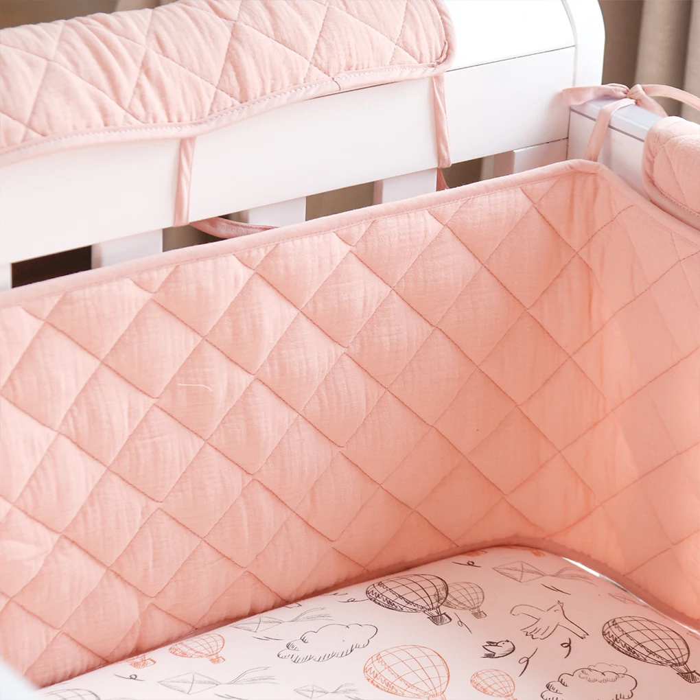 Tour de lit bébé – respirant et protecteur